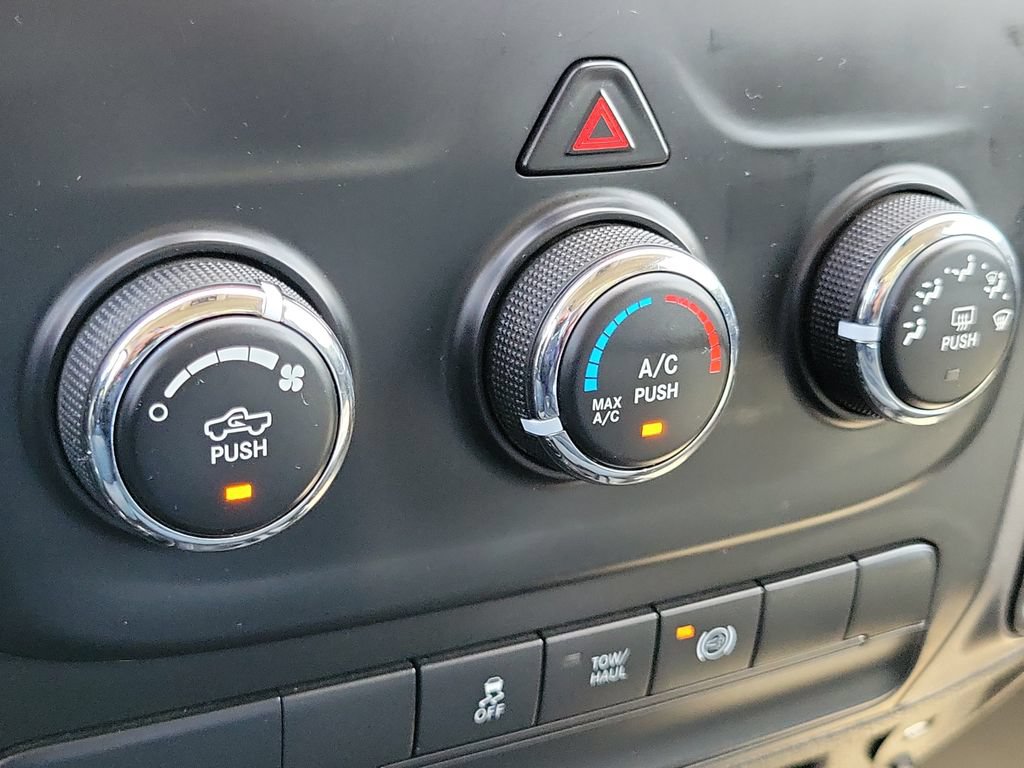 Used 2014 RAM 2500 Tradesman w/ Chrome Appearance Group AWD/4WD image 26