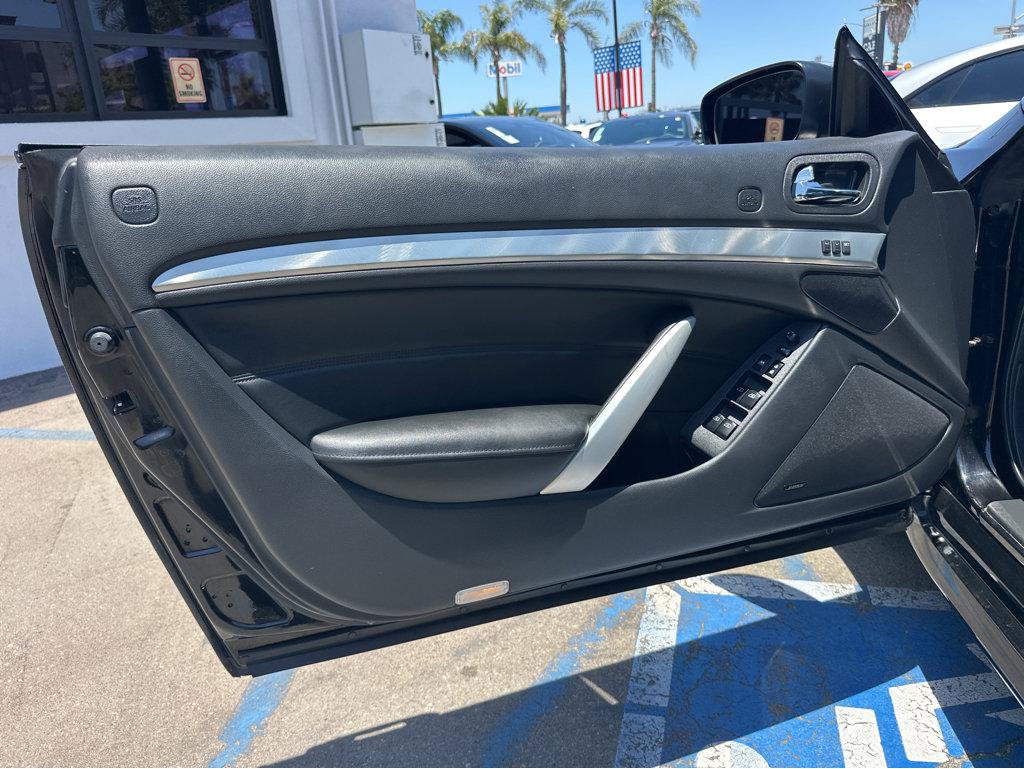 Used 2014 INFINITI Q60 Convertible w/ Premium Package RWD image 15