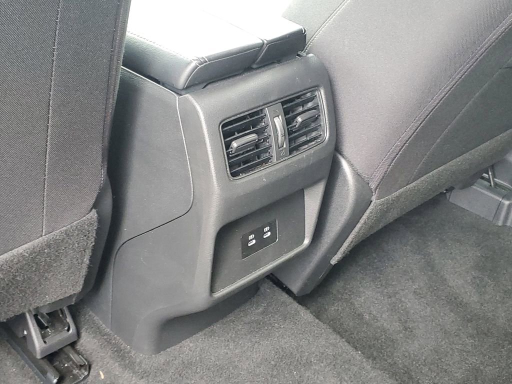 Used 2024 Nissan Rogue SV image 28