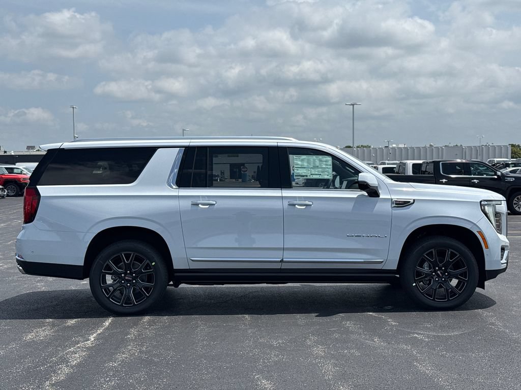 New 2026 GMC Yukon XL Denali w/ Denali Reserve Package AWD/4WD image 7