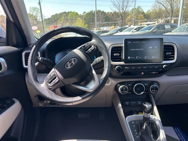 Used 2024 Hyundai Venue SEL image 8