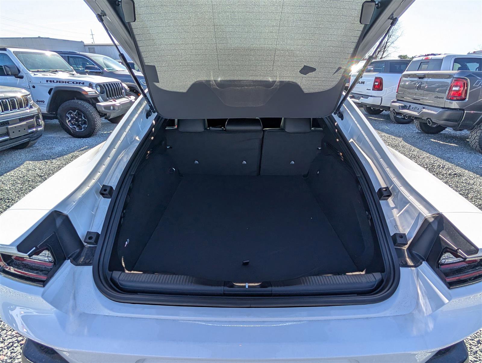 New 2025 Dodge Charger R/T w/ Quick Order Package 25M R/T image 9