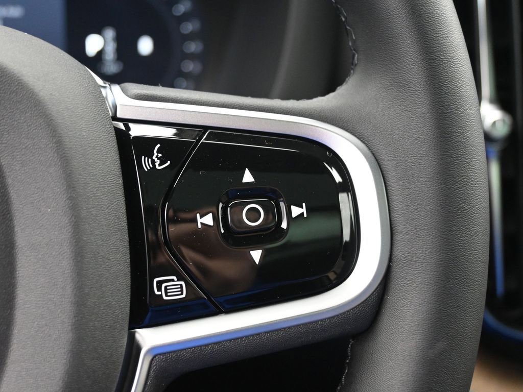 New 2026 Volvo XC60 B5 Plus w/ Protection Package Premier image 10