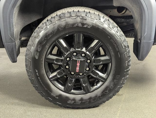 Used 2025 GMC Sierra 2500 AT4 w/ Technology Package AWD/4WD image 11