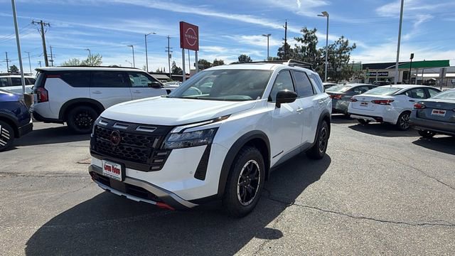 New 2026 Nissan Pathfinder Rock Creek w/ Rock Creek Premium Package