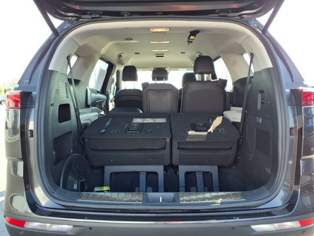 Used 2023 Kia Carnival EX FWD image 31