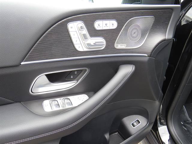 Used 2025 Mercedes-Benz GLS 450 4MATIC image 9