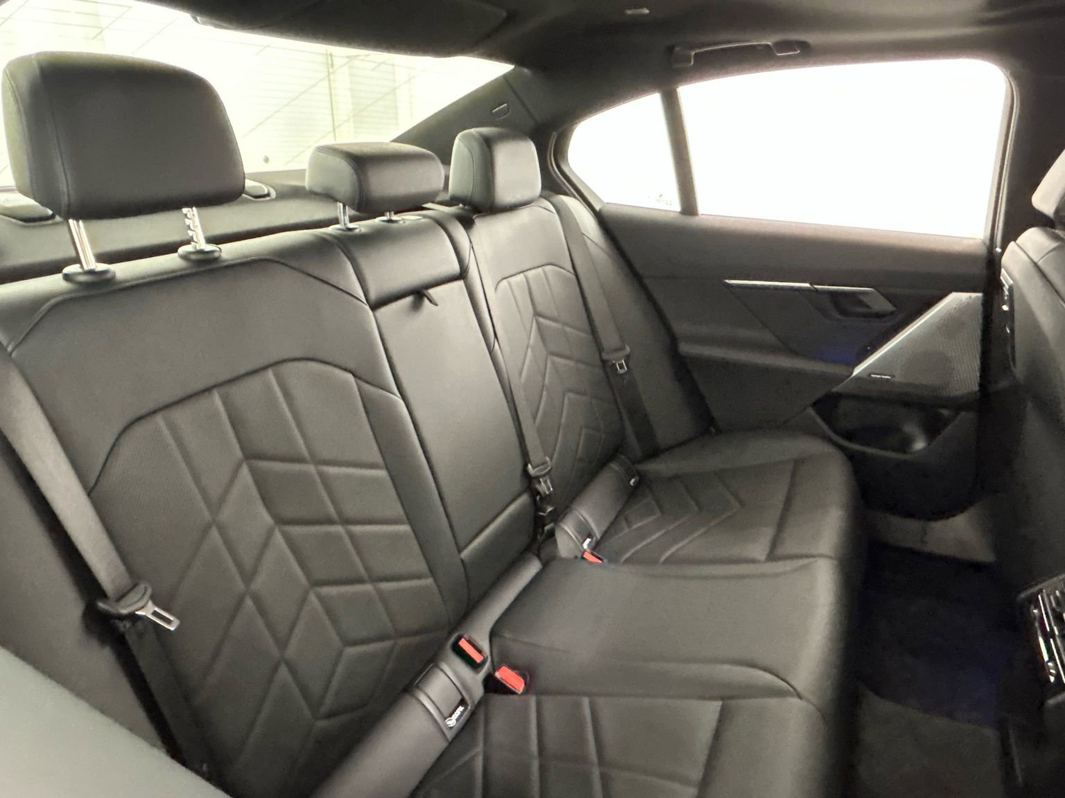 Used 2025 BMW 530i xDrive w/ Premium Package image 39