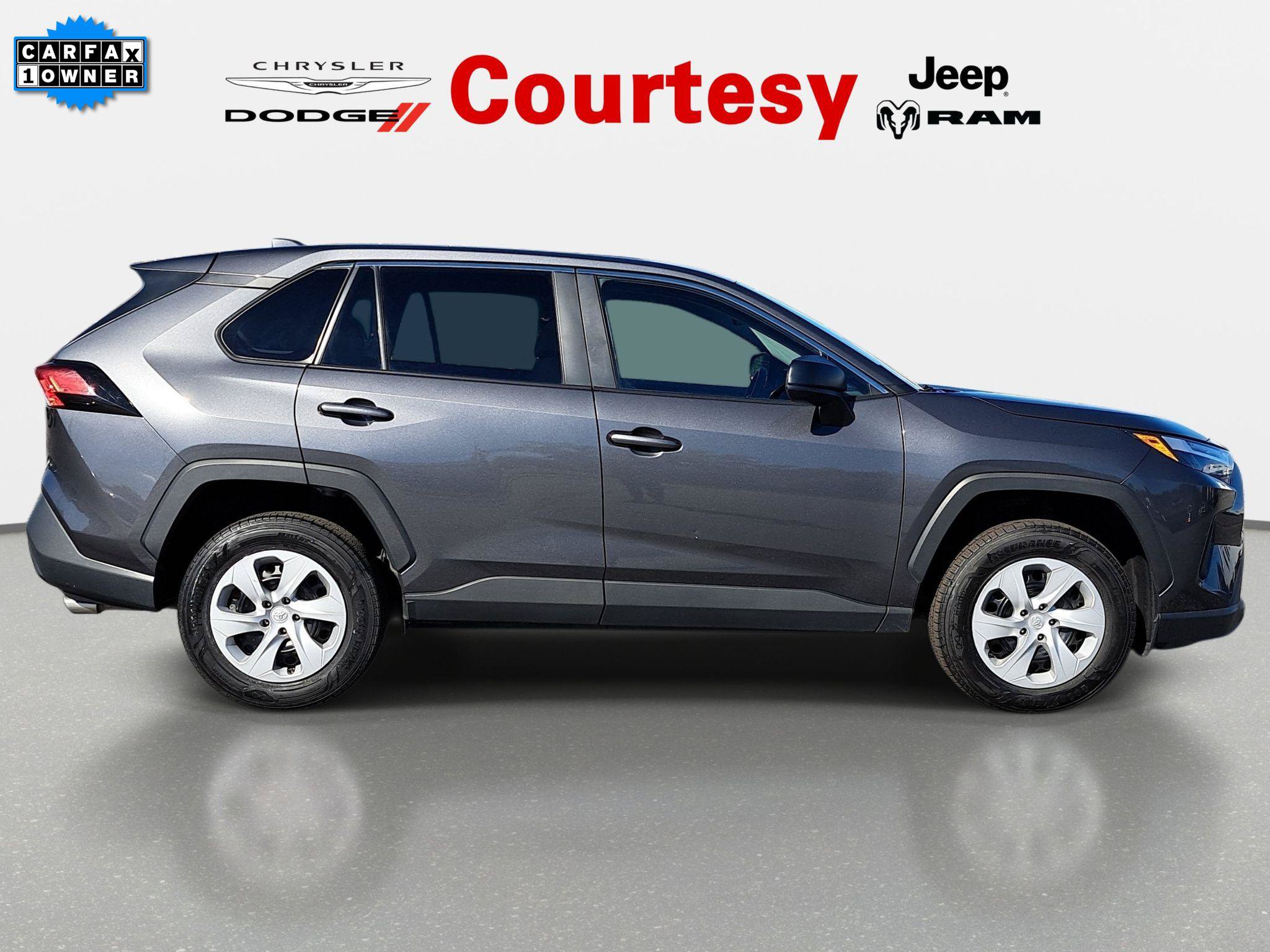 Used 2025 Toyota RAV4 LE AWD/4WD image 3