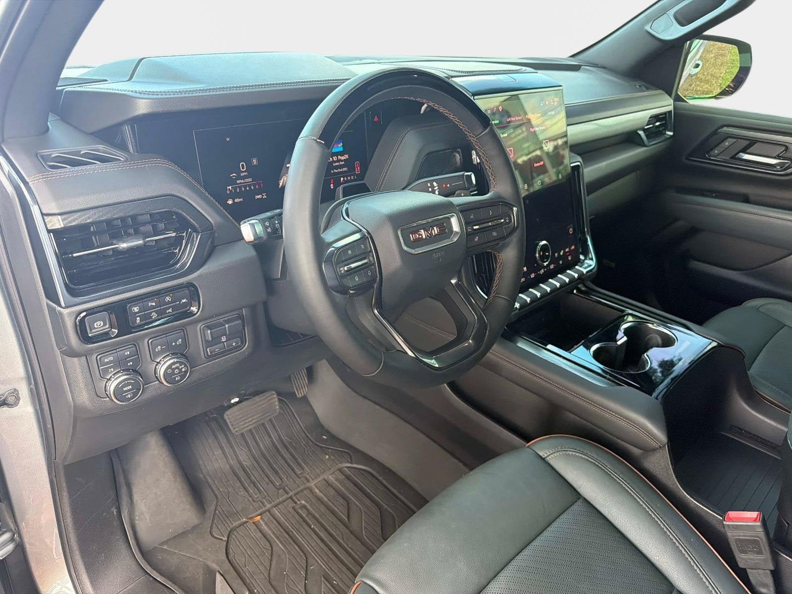 Used 2025 GMC Yukon AT4 w/ AT4 Premium Plus Package AWD/4WD image 20