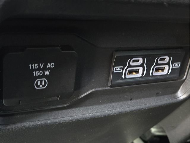 Used 2023 Jeep Grand Cherokee Altitude image 17