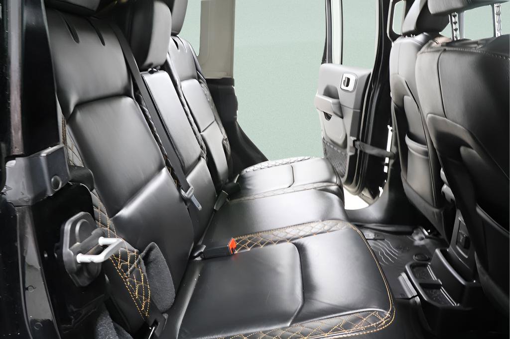 Used 2021 Jeep Wrangler Unlimited Sahara AWD/4WD image 28