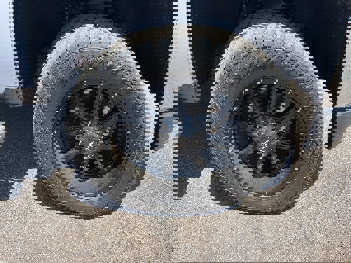 Used 2018 Chevrolet Silverado 1500 LT w/ All Star Edition AWD/4WD image 19