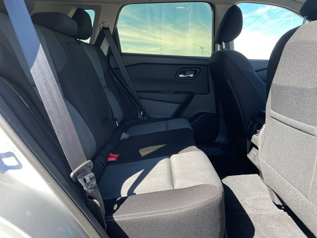 Certified 2025 Nissan Rogue SV image 24