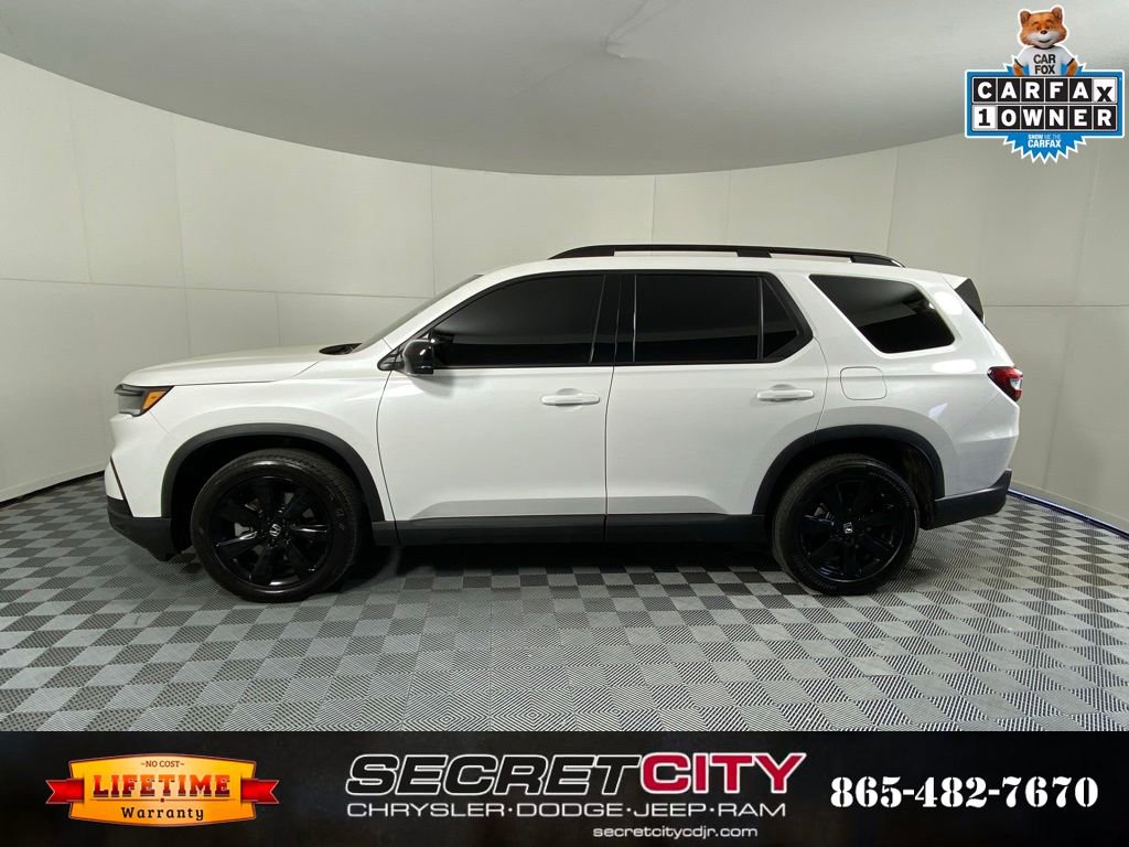 Used 2025 Honda Pilot Black Edition image 4