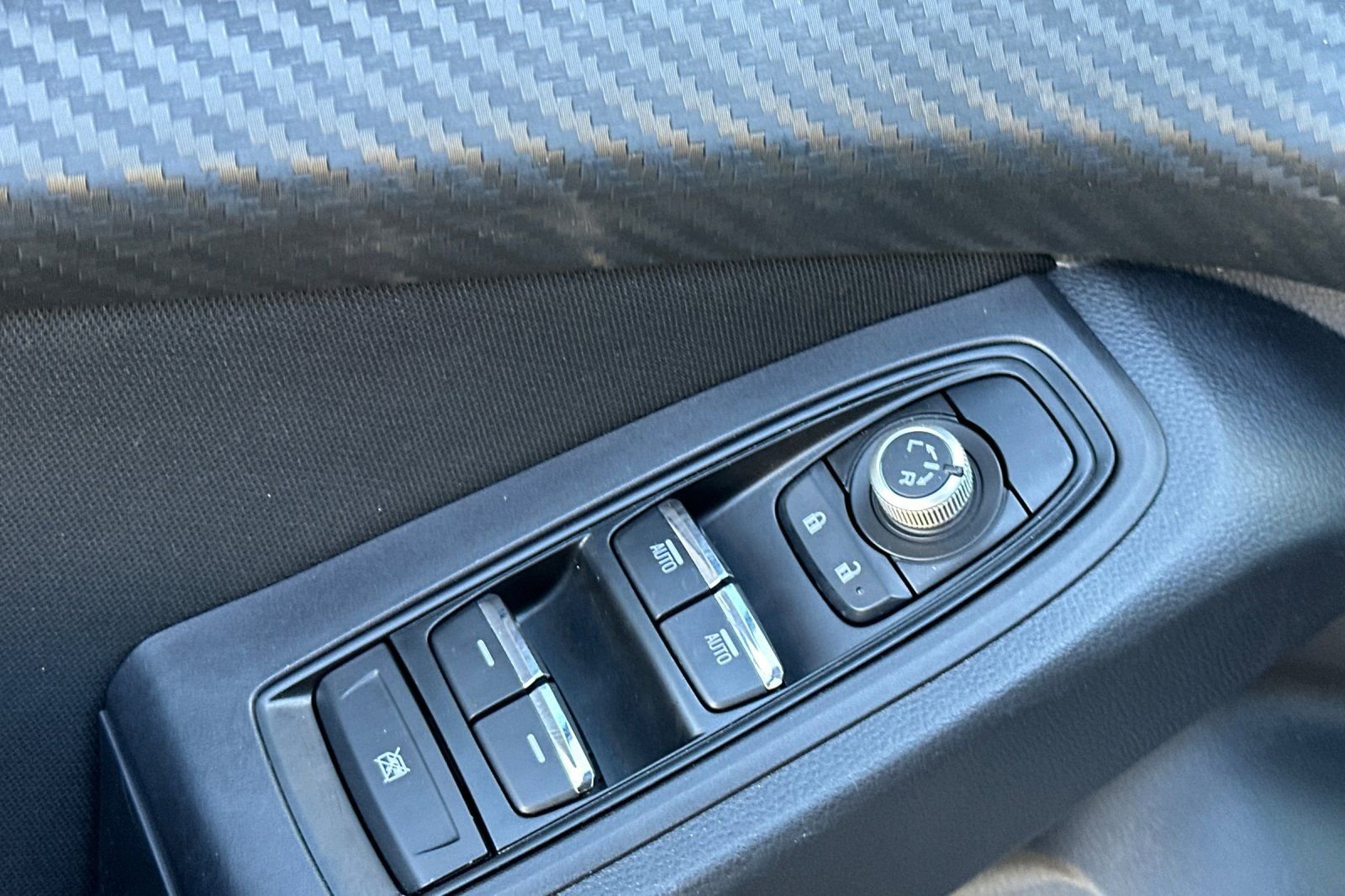 Used 2024 Subaru Ascent Premium w/ Convenience Package image 11