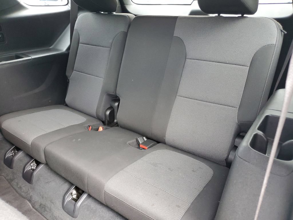 Used 2022 Chevrolet Traverse LT FWD image 11