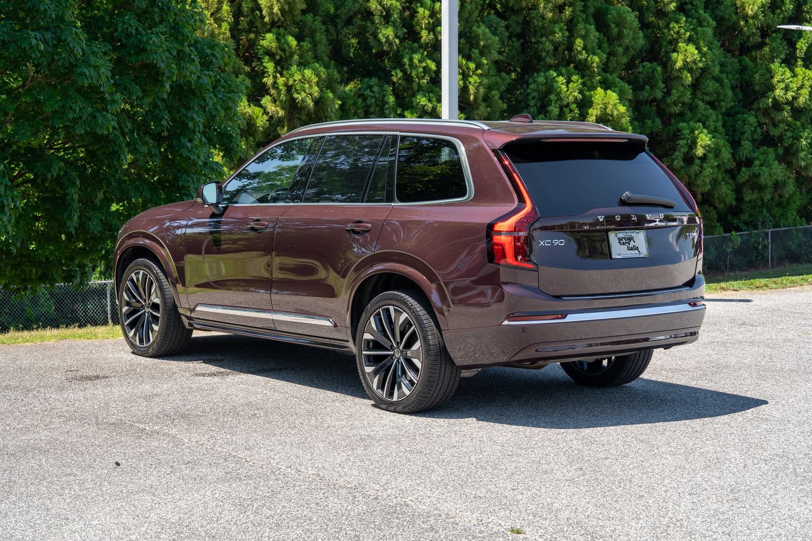 Used 2025 Volvo XC90 T8 Ultra AWD/4WD image 2