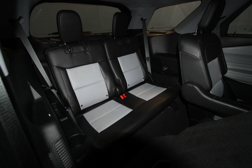 Used 2023 Ford Explorer XLT w/ Equipment Group 202A image 25