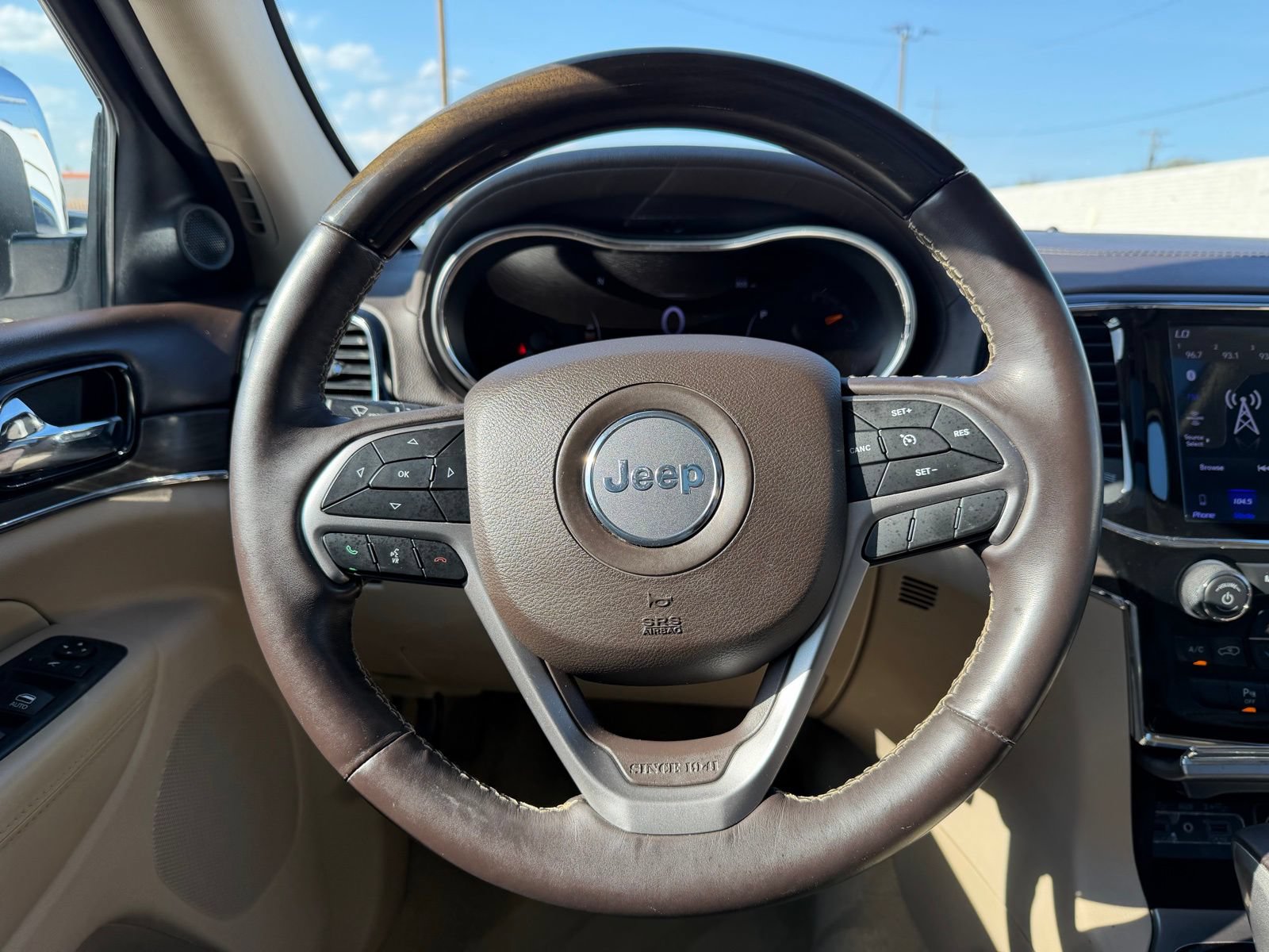 Used 2020 Jeep Grand Cherokee Overland RWD image 13