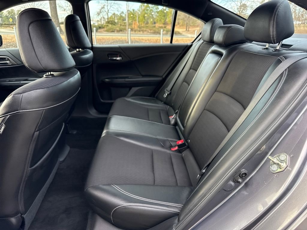 Used 2017 Honda Accord Sport image 26