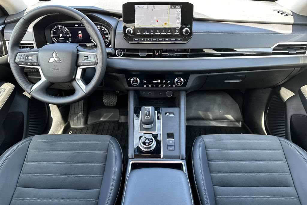 Used 2025 Mitsubishi Outlander SE AWD/4WD image 13