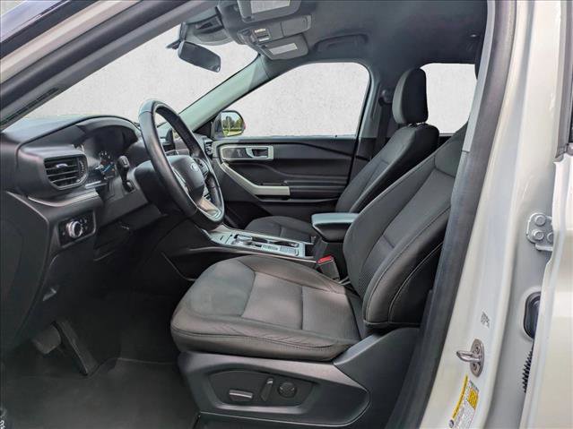 Used 2022 Ford Explorer XLT image 15