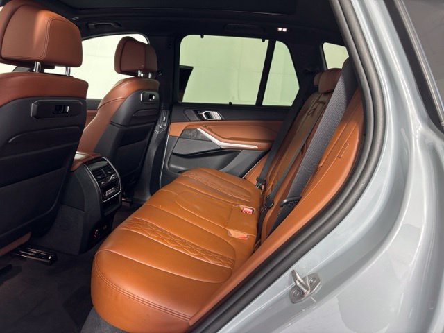 Used 2024 BMW X5 xDrive50e w/ Executive Package AWD/4WD image 19