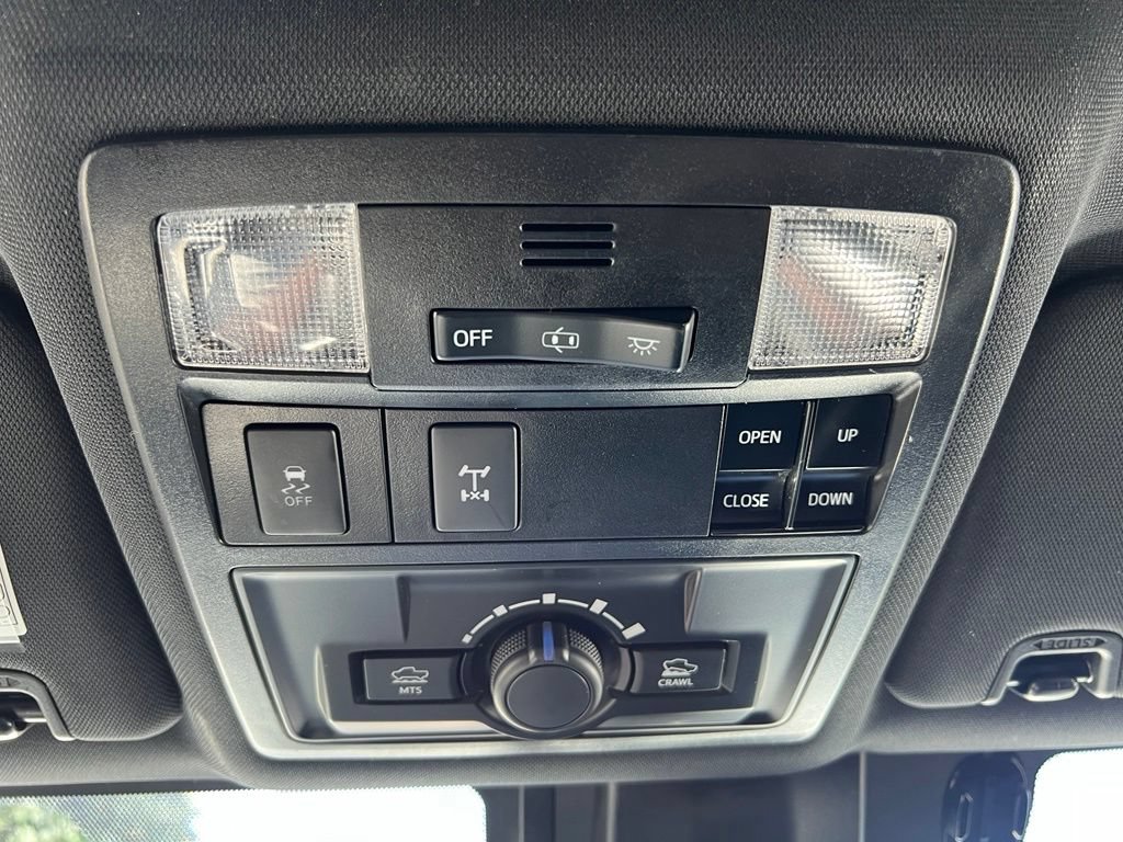 Certified 2018 Toyota Tacoma TRD Off-Road AWD/4WD image 30