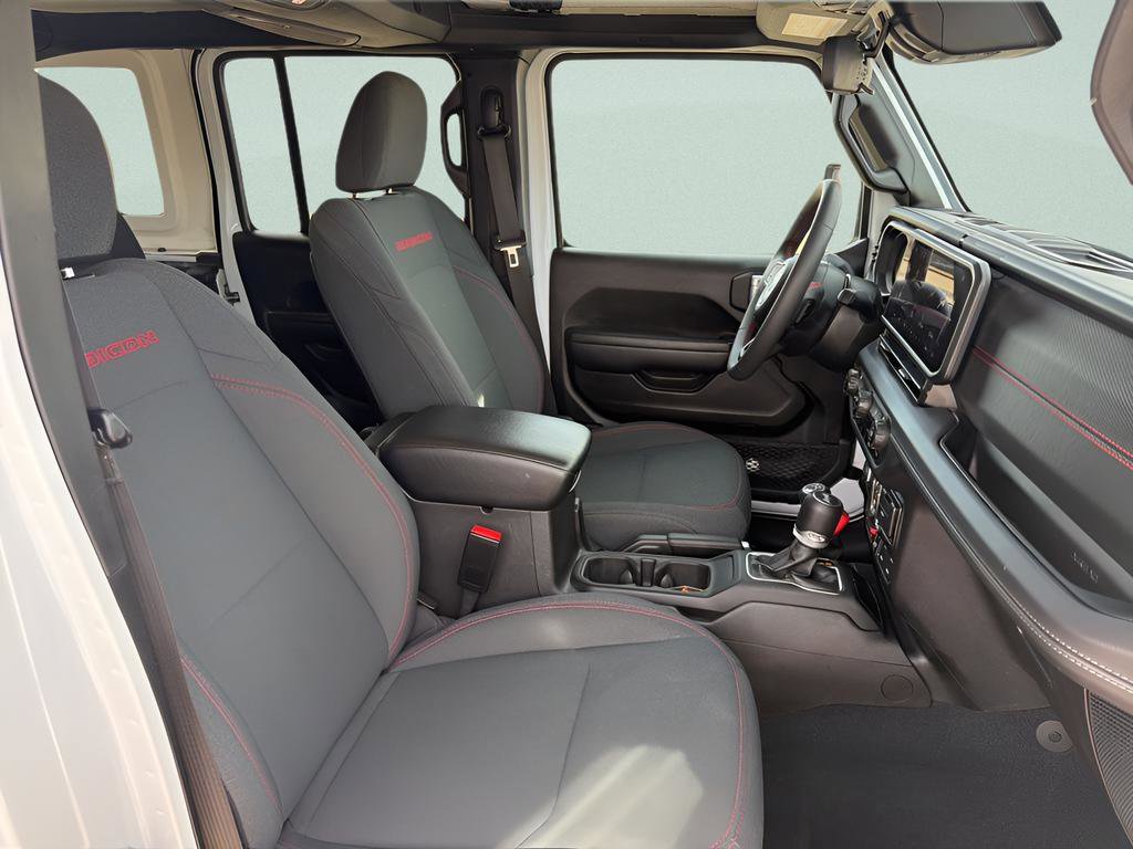Used 2024 Jeep Wrangler Rubicon image 12