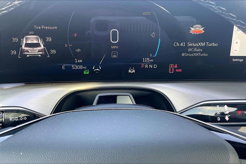 Used 2026 Cadillac Vistiq Luxury image 16