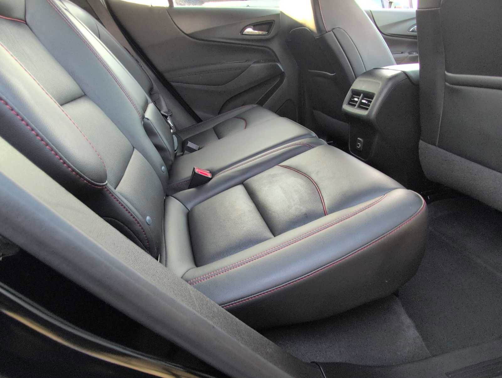 Used 2022 Chevrolet Equinox RS w/ RS Leather Package image 21