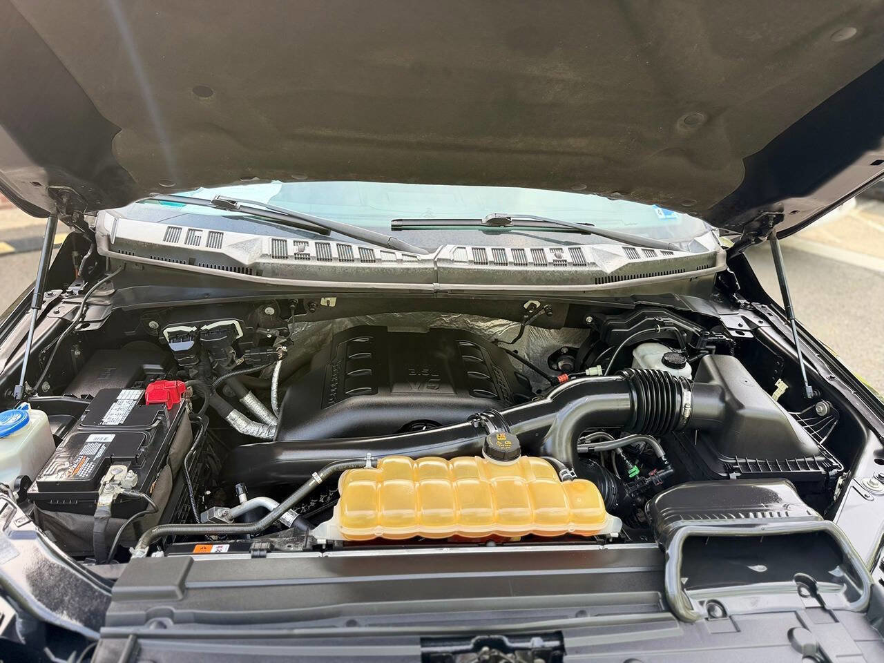 Used 2016 Ford F150 XLT w/ Equipment Group 302A Luxury image 15