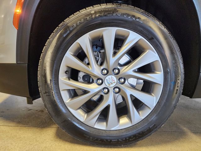 Certified 2025 Buick Enclave Preferred FWD image 9