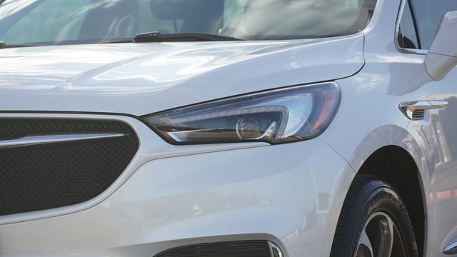 Used 2021 Buick Enclave Essence w/ Sport Touring Edition image 4