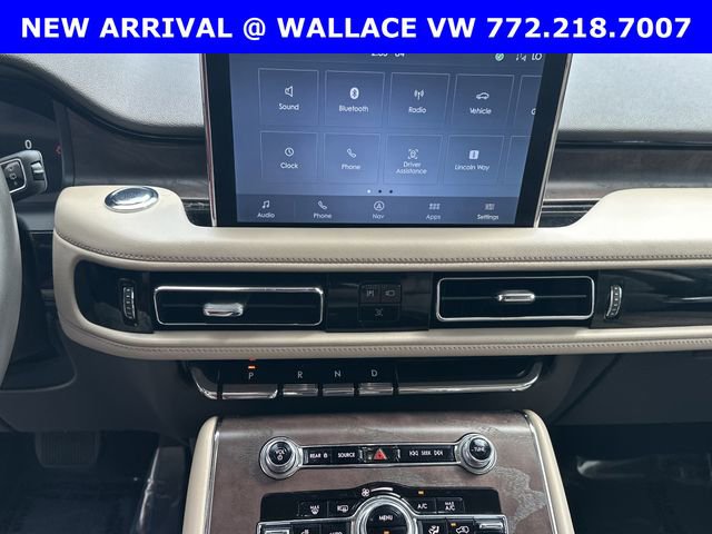 Used 2024 Lincoln Aviator Reserve w/ Equipment Group 201A image 16