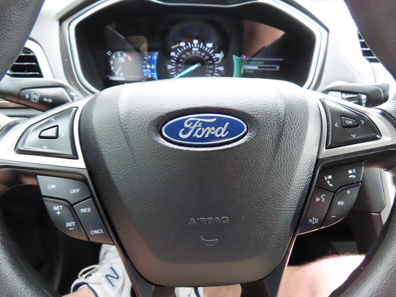 Used 2020 Ford Fusion SE FWD image 27