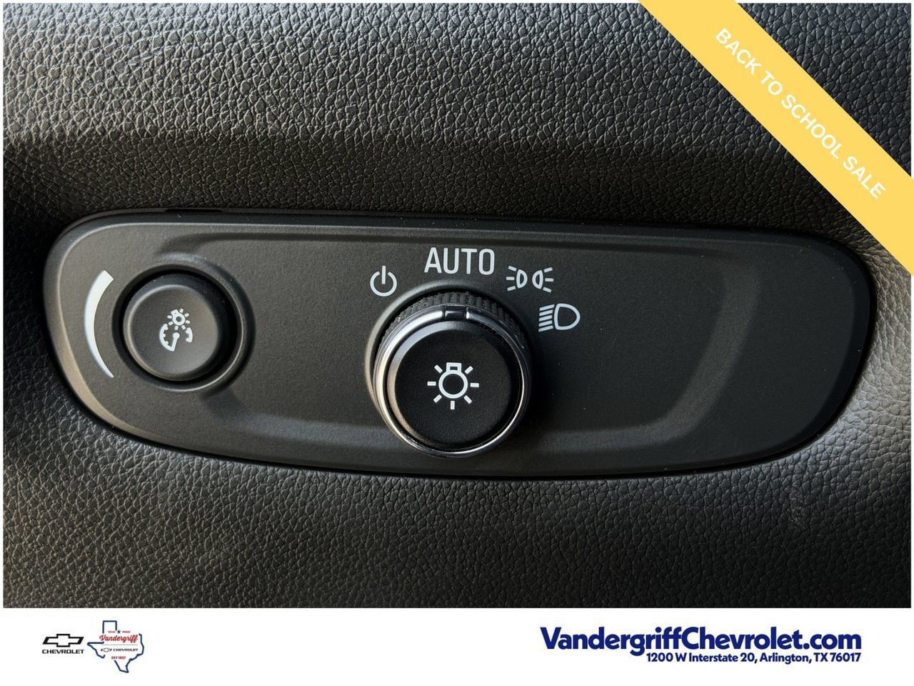 Used 2023 Chevrolet Traverse Premier w/ Redline Edition FWD image 21