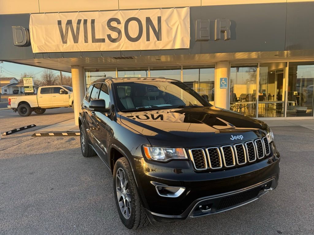 Used 2018 Jeep Grand Cherokee Limited image 1