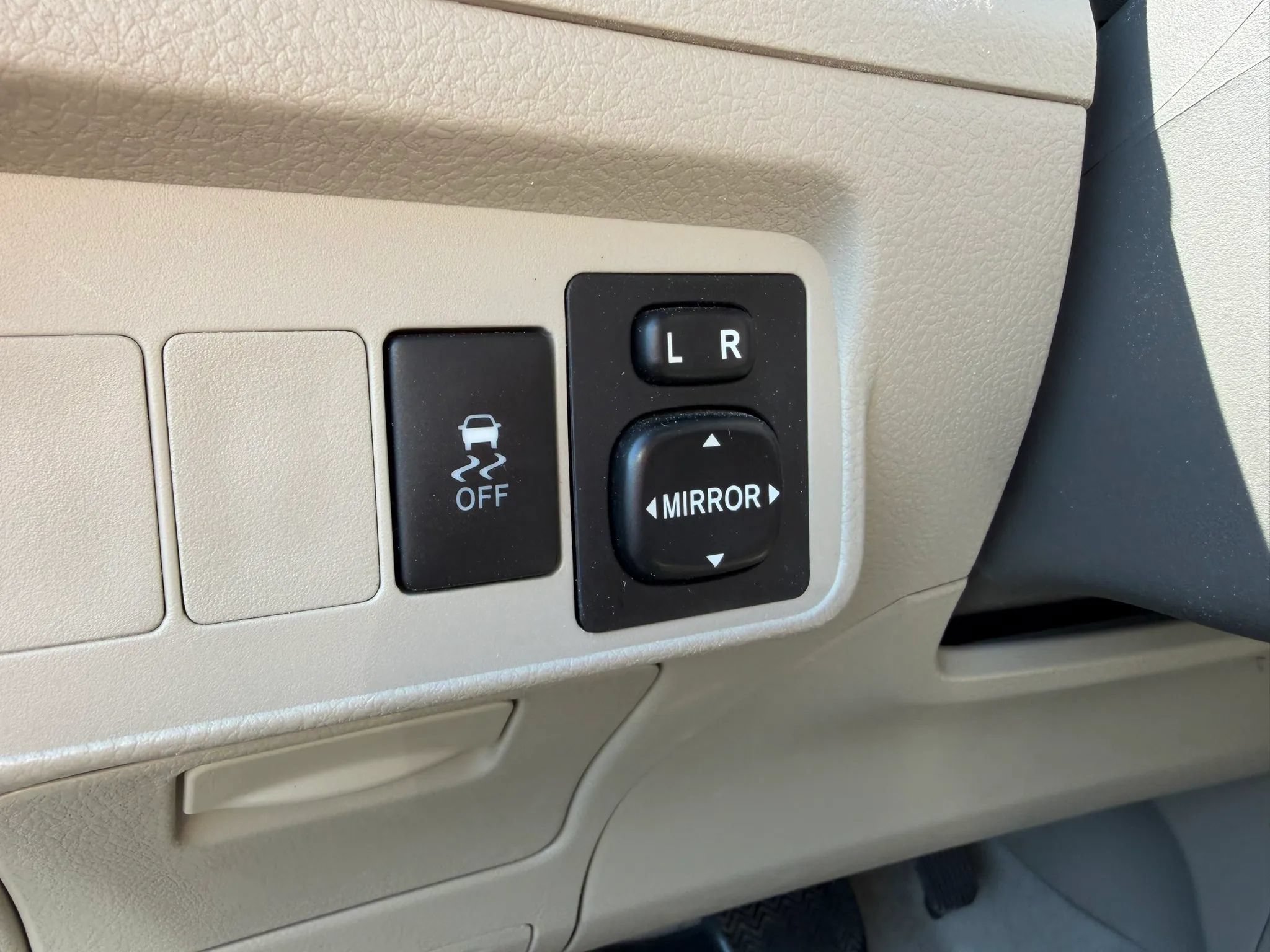 Used 2010 Toyota Corolla S FWD image 17