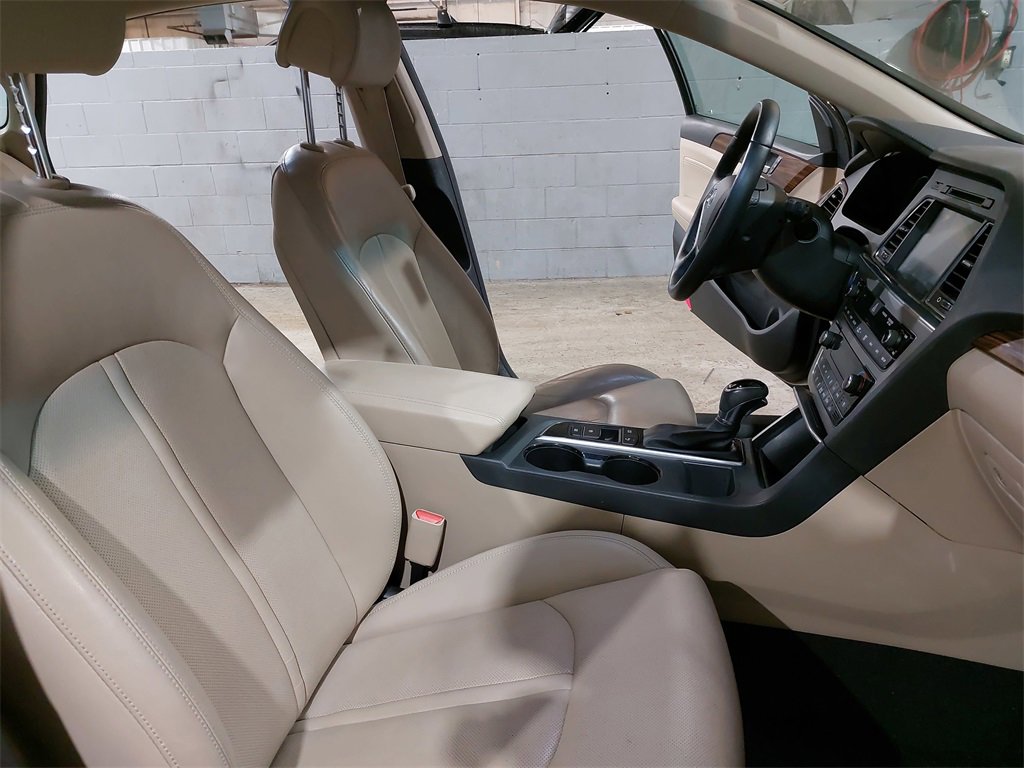 Used 2016 Hyundai Sonata Limited w/ Option Group 02 image 10