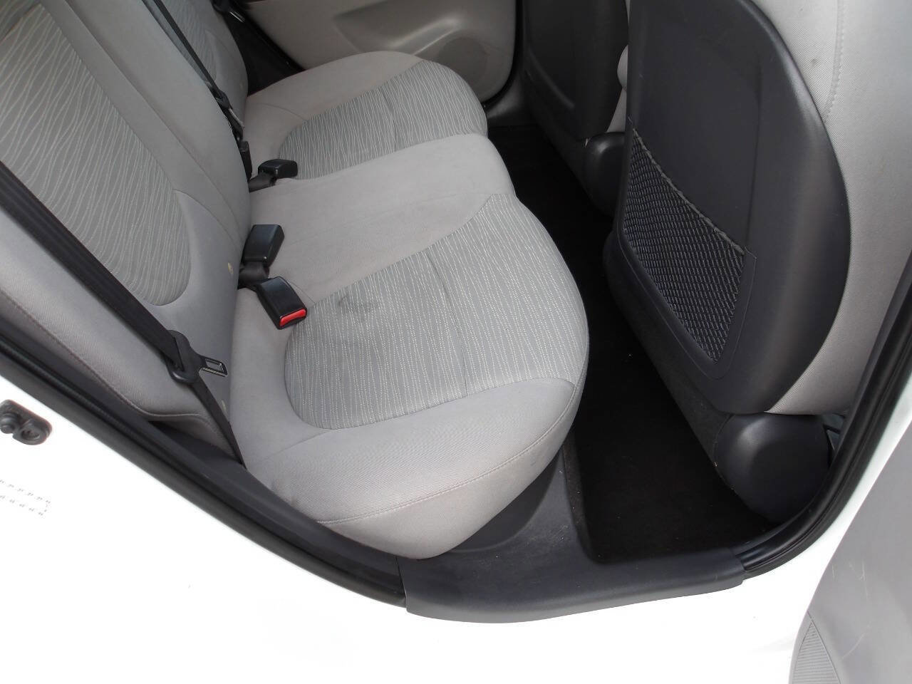 Used 2015 Hyundai Accent GLS image 20