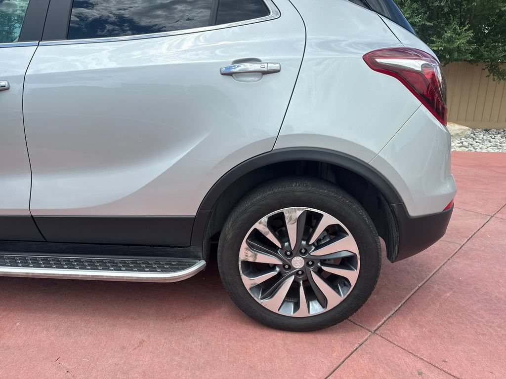Used 2022 Buick Encore Preferred w/ Safety Package II AWD/4WD image 38