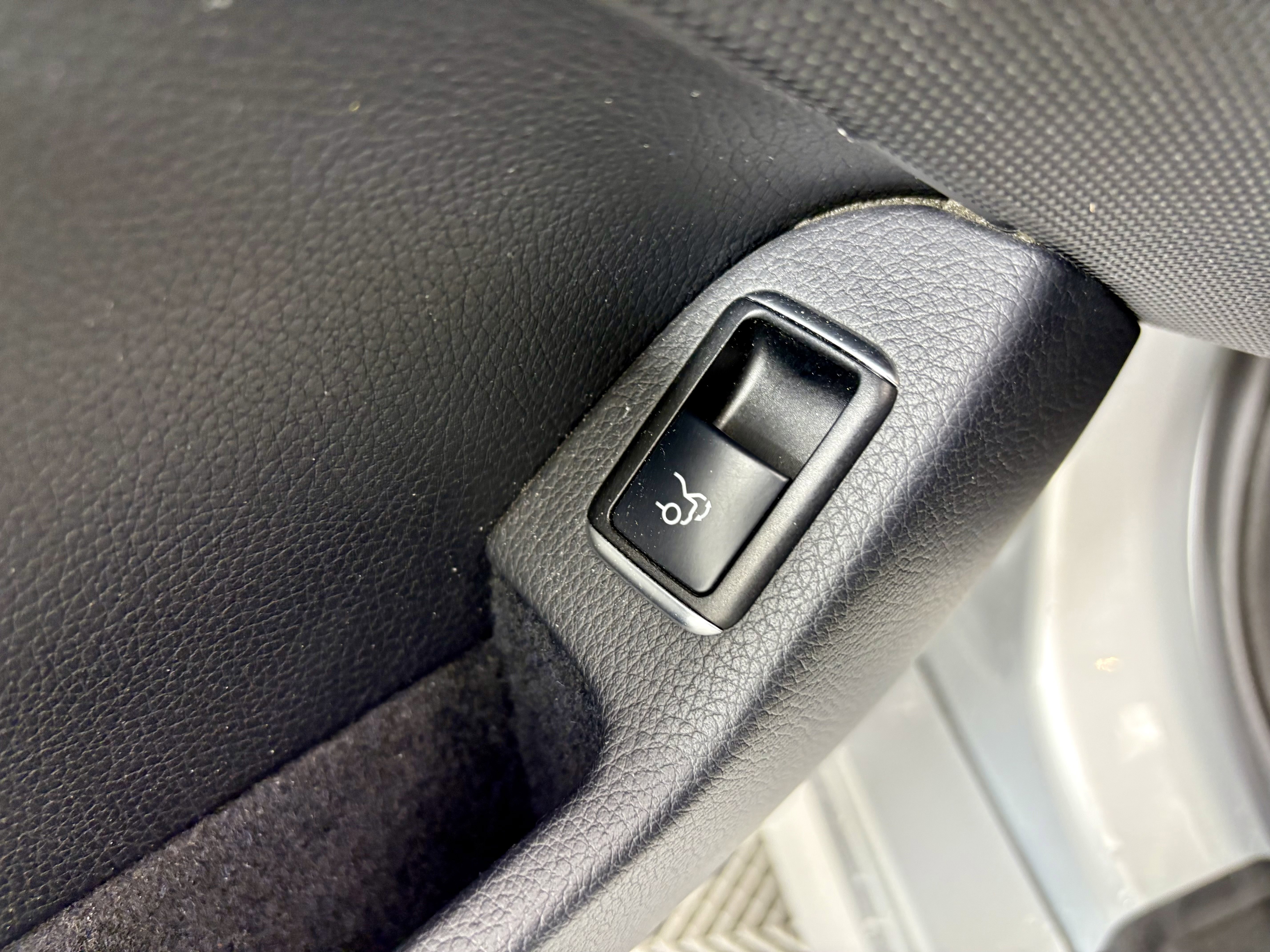 Used 2013 Mercedes-Benz SL 550 image 14