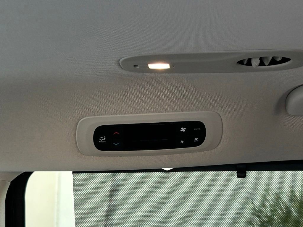 Certified 2024 Chrysler Pacifica Touring-L image 44