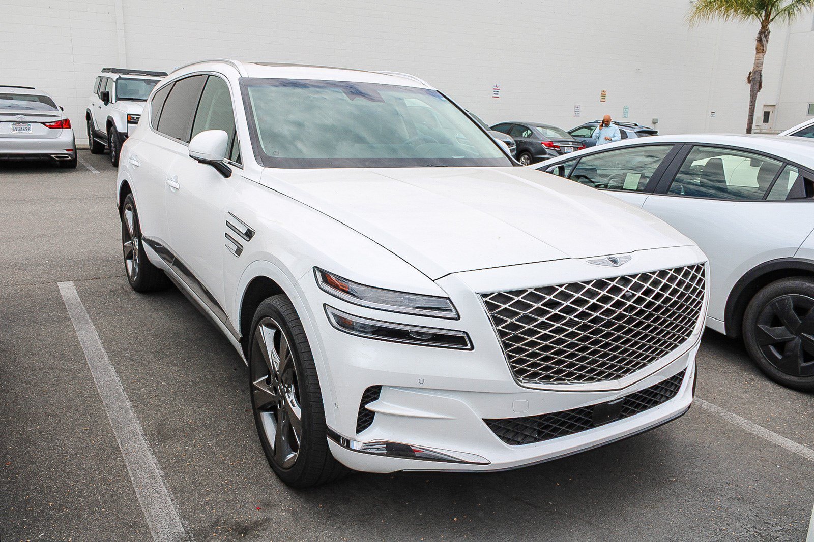 Used 2024 Genesis GV80 2.5T w/ Prestige Package AWD/4WD image 3