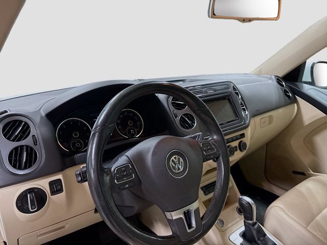 Used 2017 Volkswagen Tiguan SEL AWD/4WD image 10