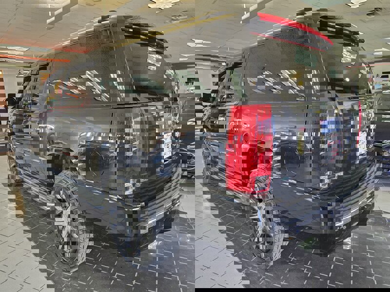 Used 2011 Cadillac Escalade ESV Luxury image 7