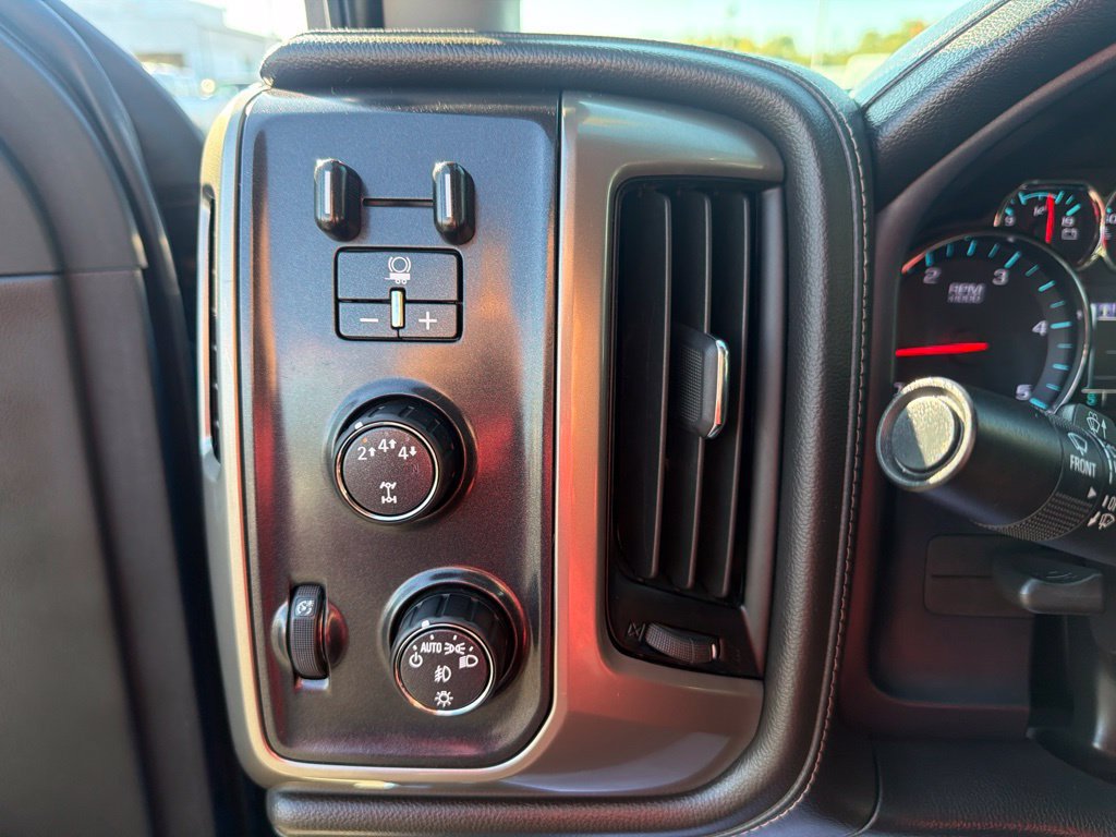 Used 2019 Chevrolet Silverado 2500 High Country w/ Duramax Plus Package AWD/4WD image 21