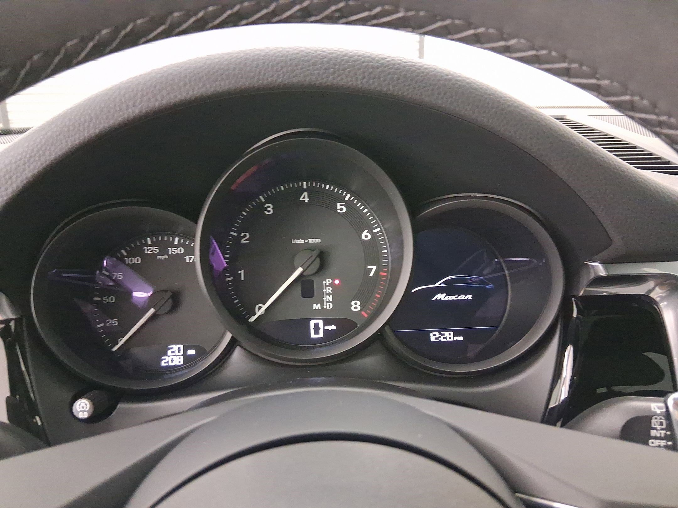 Used 2026 Porsche Macan image 19